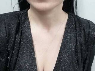 Erotikus videocsevegés Ellainclothes