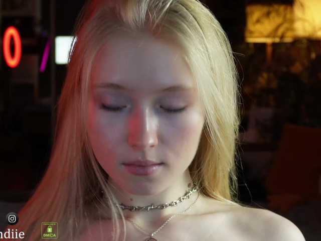 Sugárzási képernyőképek Bestblondie
