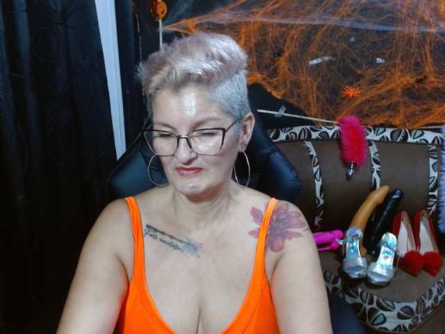 Fényképek bety-cum2 Do we play until you try all my juices?