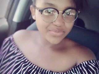 Erotikus videocsevegés BigAssnyash27