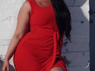 Erotikus videocsevegés BigBeauty25