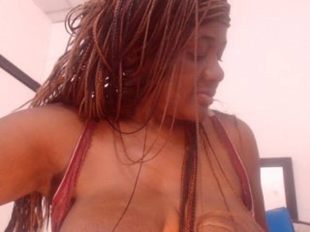 Sugárzási képernyőképek BigBustyBlack