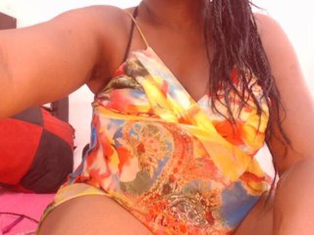 Sugárzási képernyőképek BigBustyBlack