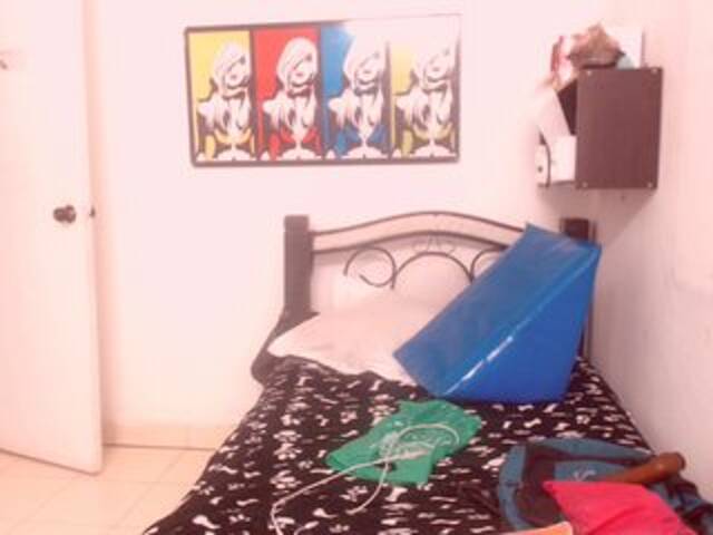 Sugárzási képernyőképek BigBustyBlack