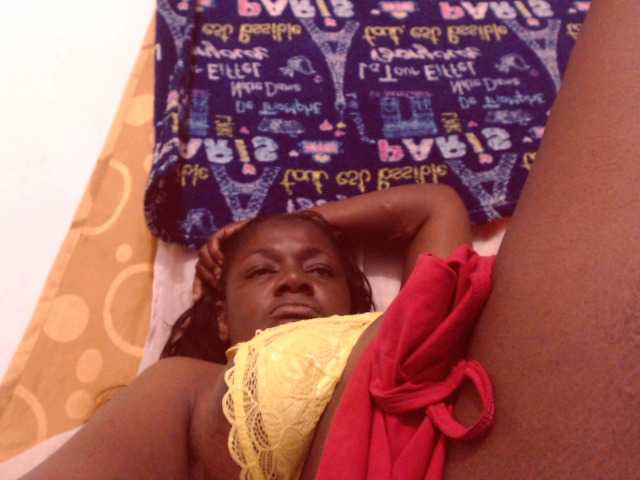 Sugárzási képernyőképek BigBustyBlack