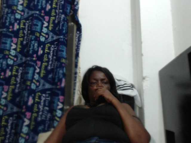 Sugárzási képernyőképek BigBustyBlack