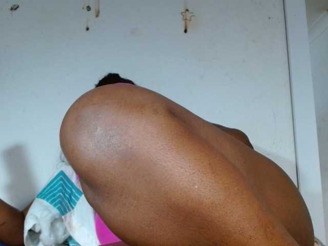 Sugárzási képernyőképek BigBustyBlack