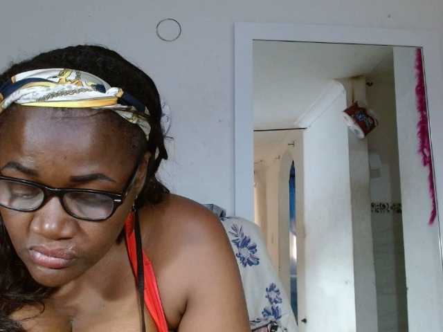 Sugárzási képernyőképek BigBustyBlack