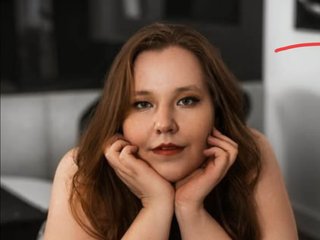 Erotikus videocsevegés BigButtBetty