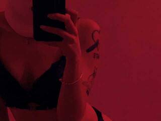 Erotikus videocsevegés linsansty