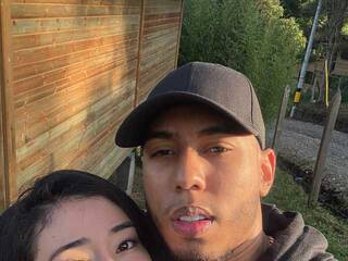 Erotikus videocsevegés Blackncutegirl