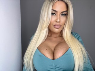 Erotikus videocsevegés BlancheSummer
