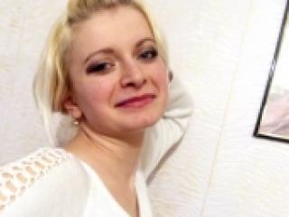 A profil fényképe blondanya