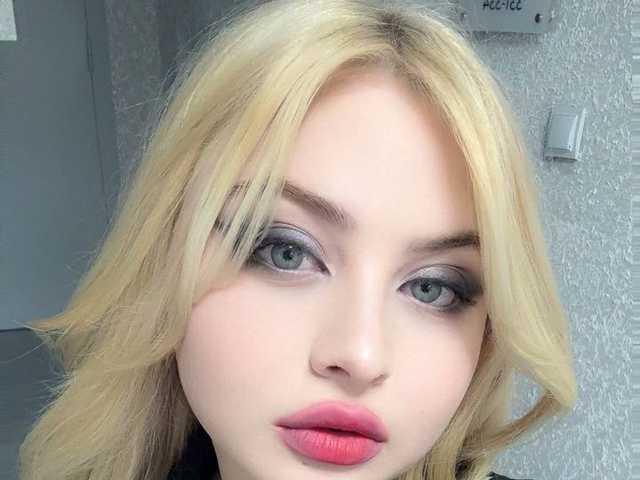 A profil fényképe BlondeBond
