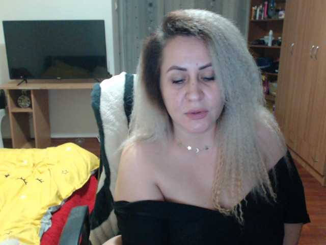 Fényképek BlondeElla 1000 tokens who want me and love me