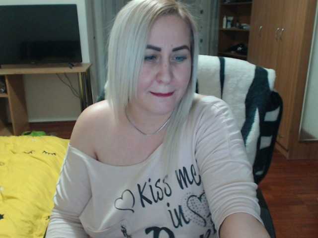 Fényképek BlondeElla 1000 tokens who want me and love me