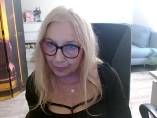 Erotikus videocsevegés BlondeSofia