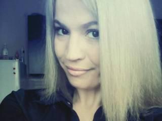 Erotikus videocsevegés blondestar