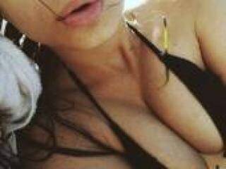 Erotikus videocsevegés bloodliza