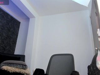 Erotikus videocsevegés BeshaMoore