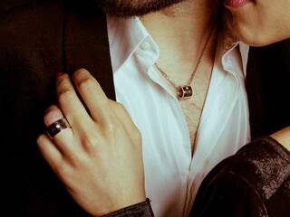 Erotikus videocsevegés Bonniie-Clyde