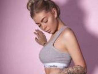 A profil fényképe bonyaboobs