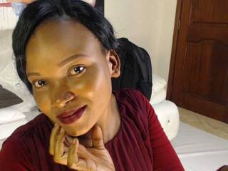 Erotikus videocsevegés boobebony