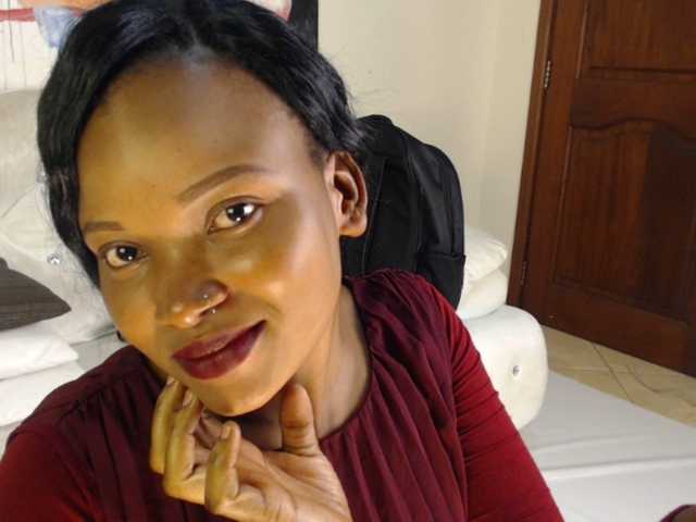 A profil fényképe boobebony