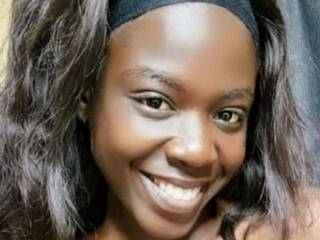 Erotikus videocsevegés Bratz22