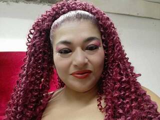 Erotikus videocsevegés BrianaSquirt