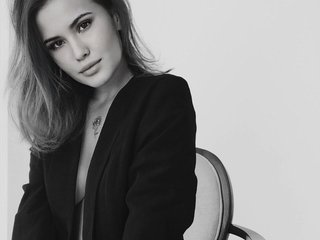 Erotikus videocsevegés BrilliantKimmy