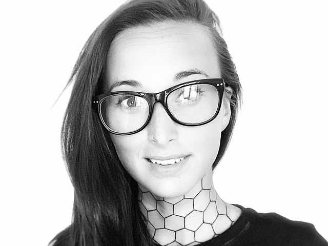 A profil fényképe tattooedKika