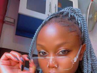 Erotikus videocsevegés Bubbly-petite