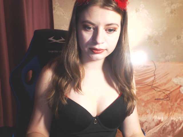 Fényképek BunnySmart Hey guys!:) Goal- #Dance #hot #pvt #c2c #fetish #feet #roleplay Tip to add at friendlist and for requests!
