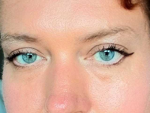 A profil fényképe bustybexa