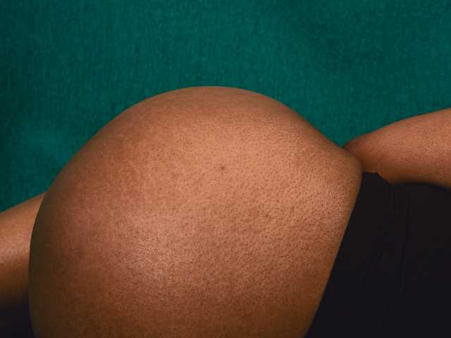 A profil fényképe bustyboobsxxll