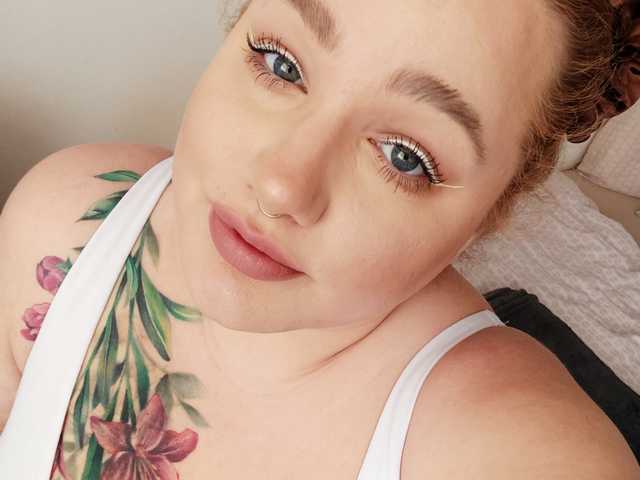 A profil fényképe BustyLilly