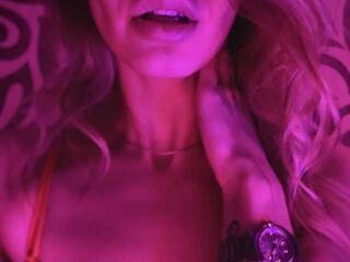 Erotikus videocsevegés Busy-Angie