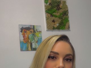 Erotikus videocsevegés CallmeAnna