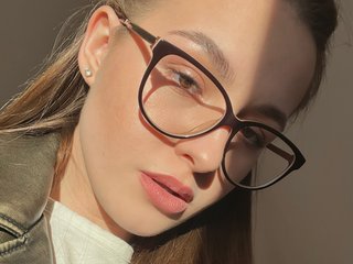 Erotikus videocsevegés CallmeGinger