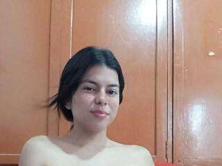 Erotikus videocsevegés camila18a