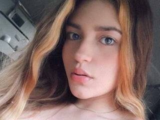 Erotikus videocsevegés Camxc