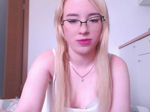Sugárzási képernyőképek Candicekitty