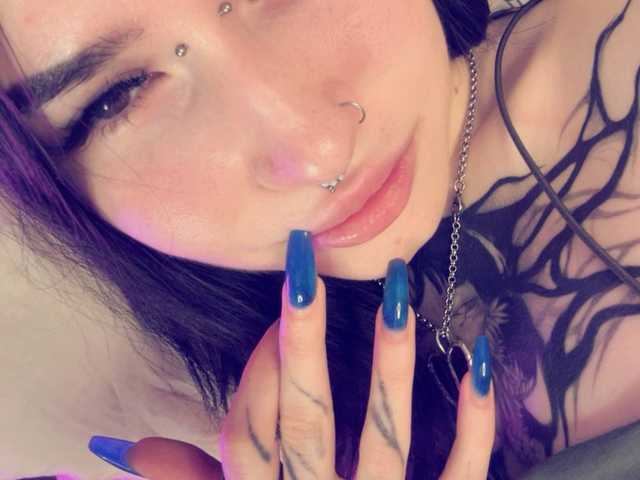 A profil fényképe Karinaslayy