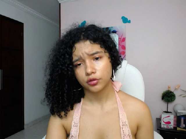 Fényképek Candy-Curvyn sing and dance with me daddy! - Goal is : make me happy #lovense #teen #feet #ahegao #cum