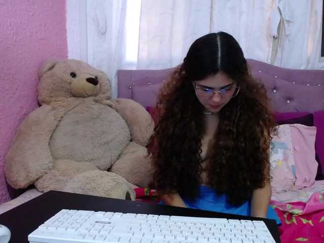 Fényképek candy-lolly- Pervy daddys girl looking lovce and hard sex♥♥c2c open cam and wacth u 25tks♥