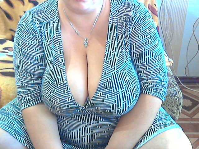 Fényképek CandyHoney if you like me I show you my breasts in a bra !!!!!