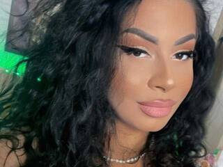 Erotikus videocsevegés CardiSin