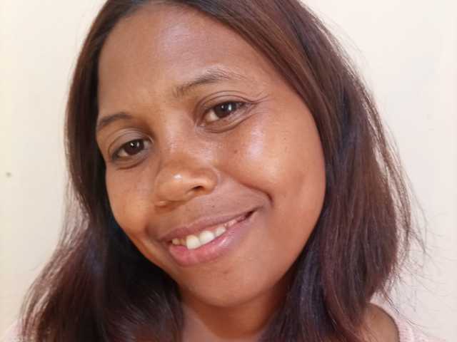 A profil fényképe Carellehot