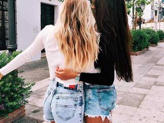 Erotikus videocsevegés carenine